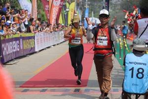 BIB: 4018
                            <button type="button" onclick="openModal(8251049)" class="btn btn-primary btn-sm float-right btn-popup" data-toggle="modal" data-target=".modal-high-quality">
                        <i class="fas fa-shopping-cart"></i> Add to Cart
                    </button>
                                            <button type="button" onclick="isThisMe(8251049, true)" class="btn btn-success btn-sm float-right btn-popup btn-isme hidden" data-toggle="tooltip" data-placement="bottom" title="นี่คือรูปของคุณใช่ไหม คลิกที่นี่เพื่อเอาเข้าอัลบั้ม">
                        <i class="fas fa-plus"></i> Add to album
                    </button>
                    <button type="button" onclick="isThisMe(8251049, false)" class="btn btn-warning btn-sm float-right btn-popup btn-isnotme hidden">
                        <i class="fas fa-ban"></i> Remove from album
                    </button>